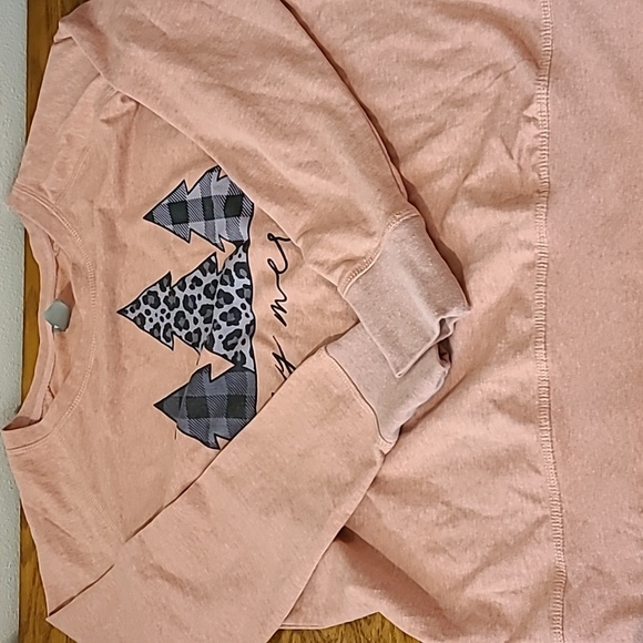 "Very Merry" pajama top size medium - Picture 10 of 10